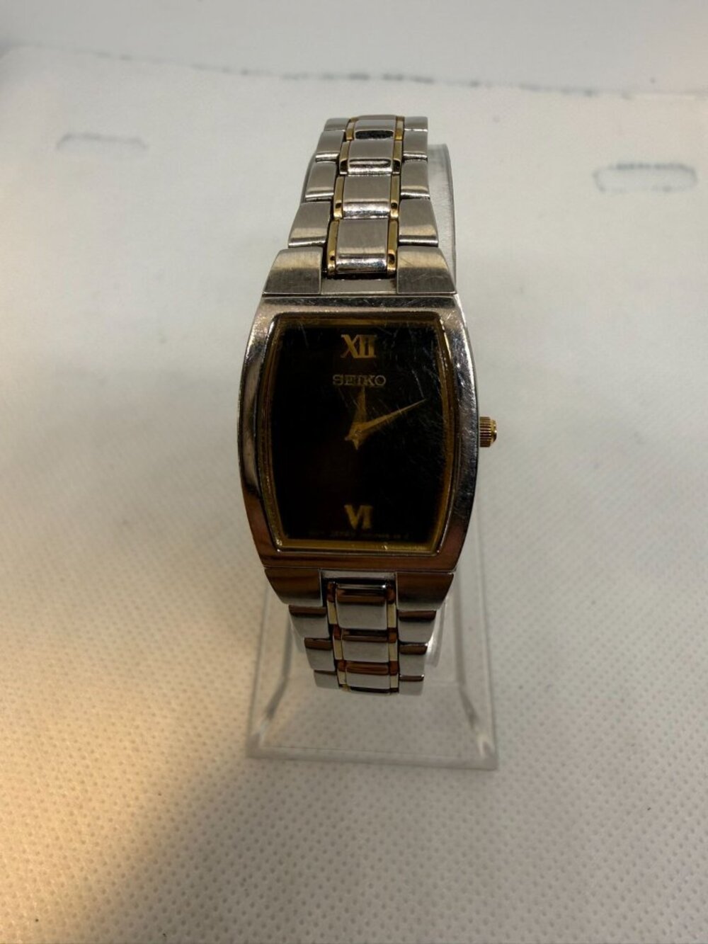 Seiko SKP325 Men's Two-Tone Gold Quartz Bracelet Watch Scratched Crystal AS-IS